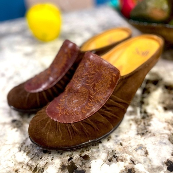 Sofft Leather Clogs woman’s size 8.5 - Picture 1 of 12
